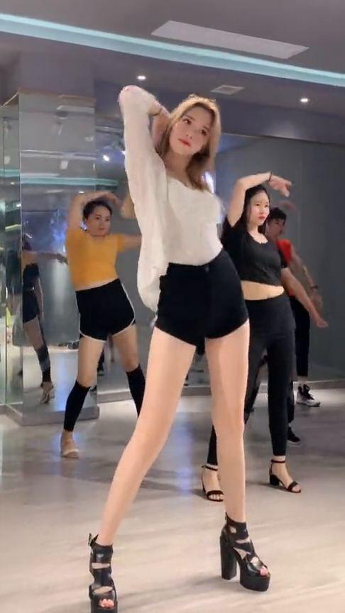 天津网红舞蹈老师工资,揭秘舞蹈界高薪秘密